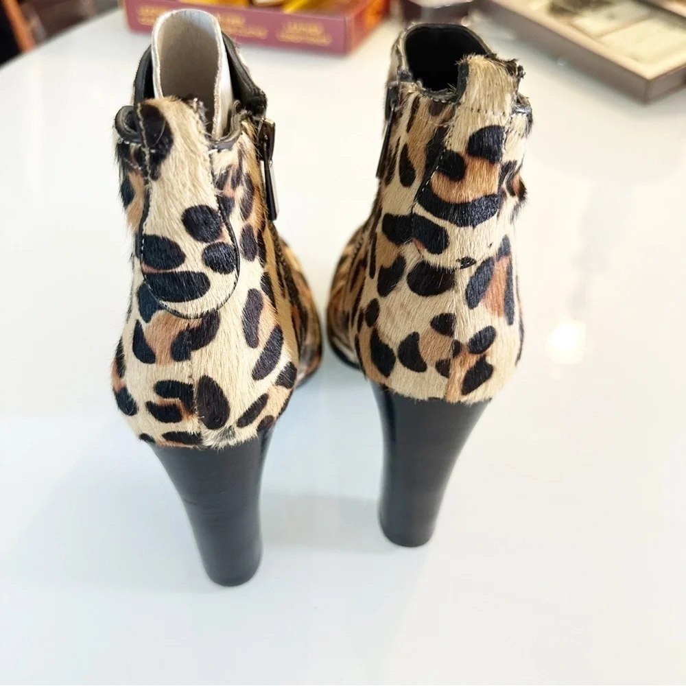 NWOB Beverly Feldman Leopard Print Calf Hair Zip Up Ankle Booties Size 7.5 M